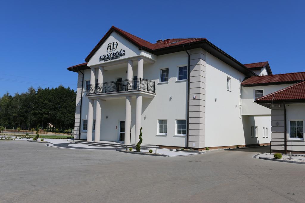 Rychwal Bialy Dwor Bed & Breakfast エクステリア 写真