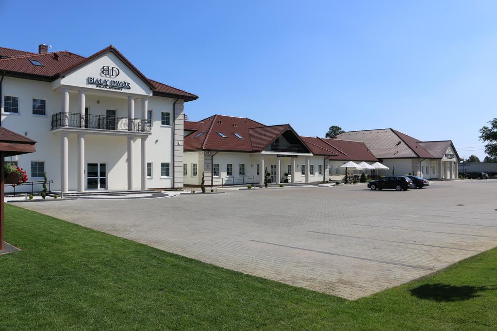 Rychwal Bialy Dwor Bed & Breakfast エクステリア 写真