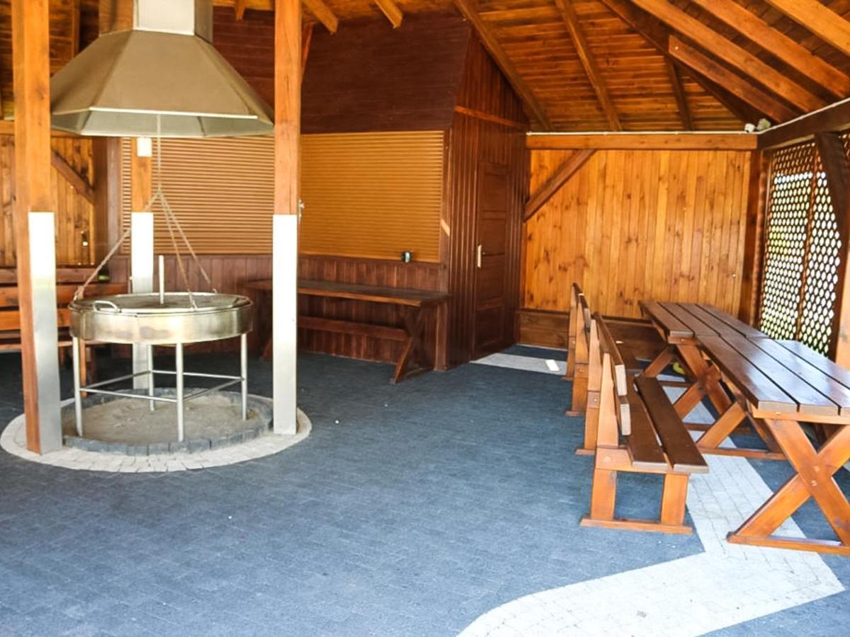 Rychwal Bialy Dwor Bed & Breakfast エクステリア 写真